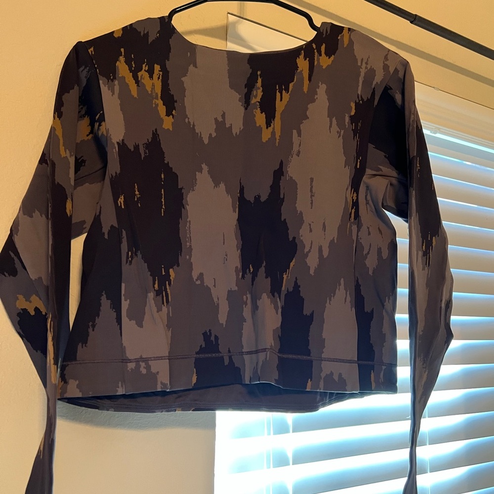 lululemon Robert Geller Black and Gray Graphic Long Sleeve Blouse